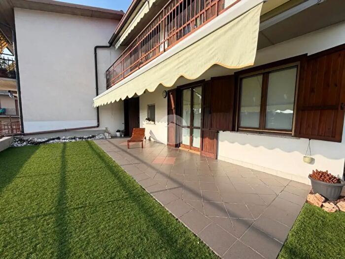 Appartamento trilocale in vendita in Via Dante Alighieri, Cenate Sotto