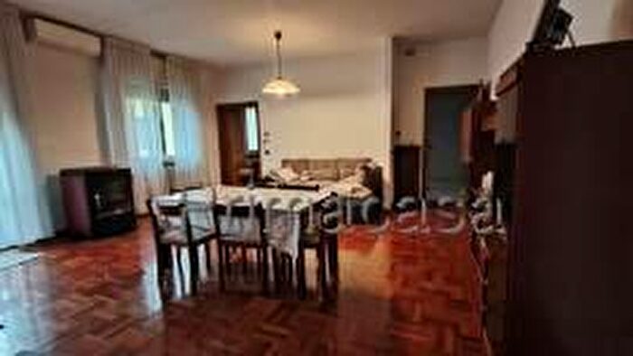 Casa con 7 locali in vendita in Fabbrico