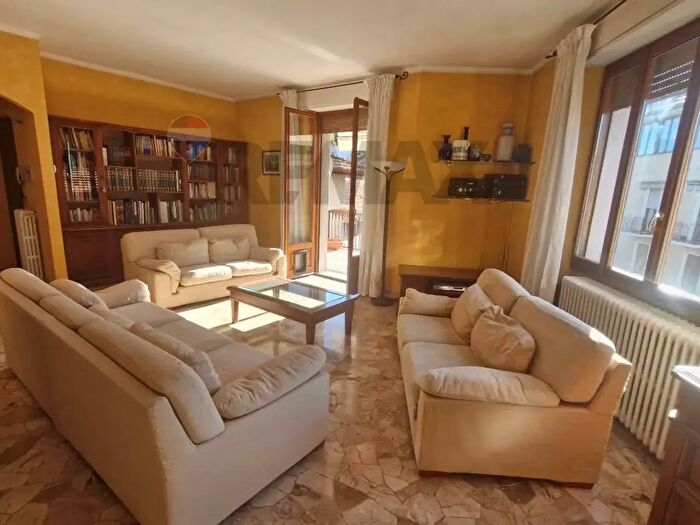 Appartamento trilocale in vendita in Via Vanetti, Varese