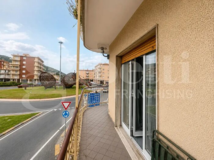Appartamento quadrilocale in vendita in Via Sebastiano Caboto, Taggia
