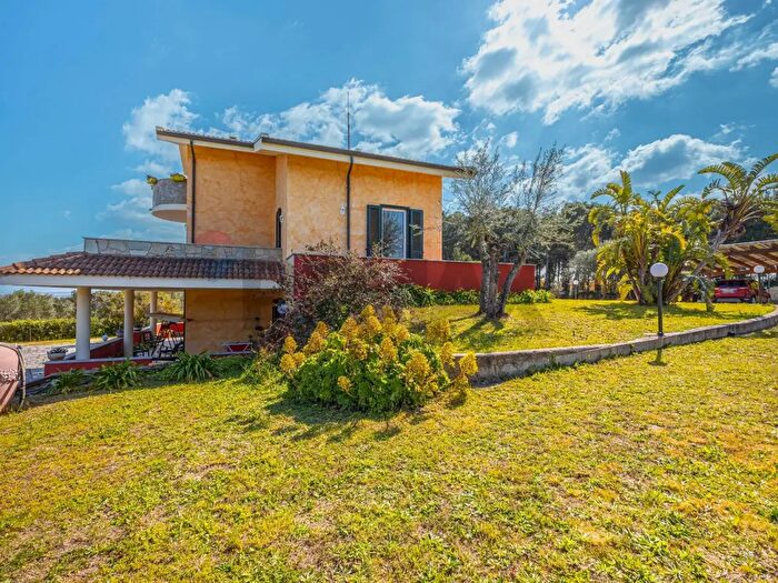 Case in Vendita e in Affitto - 3