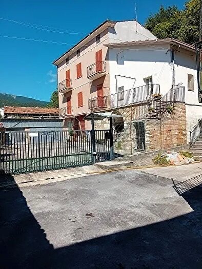 Casa con 10 locali in vendita in Via Comino, Guardiagrele