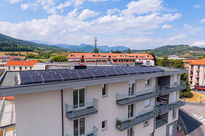 Appartamento quadrilocale in vendita in Via Nazionale, Pinerolo