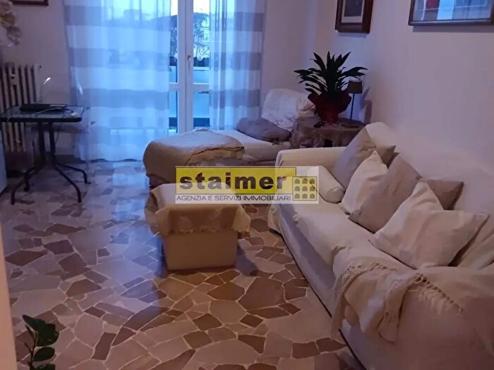 Appartamento quadrilocale in affitto in Viale Italia, Lodi