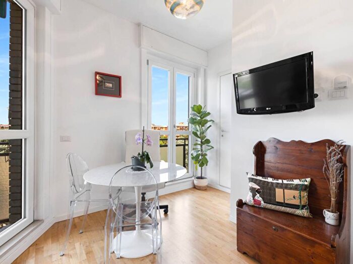 Appartamento bilocale in affitto in Via Gianfranco Zuretti, Cascina dei Pomi, Milano