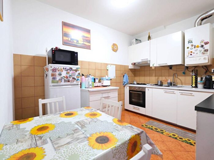 Appartamento trilocale in affitto in Via Deserto, Deserto, Este