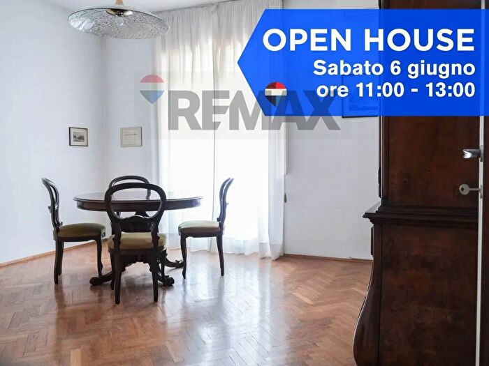 Appartamento trilocale in vendita in Via Alciati Ambrogio, Milano