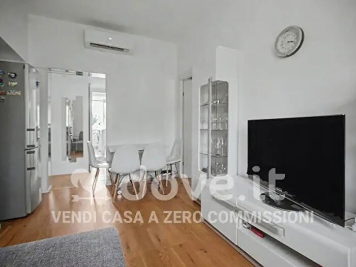Appartamento trilocale in vendita in Via Gratosoglio a, Milano