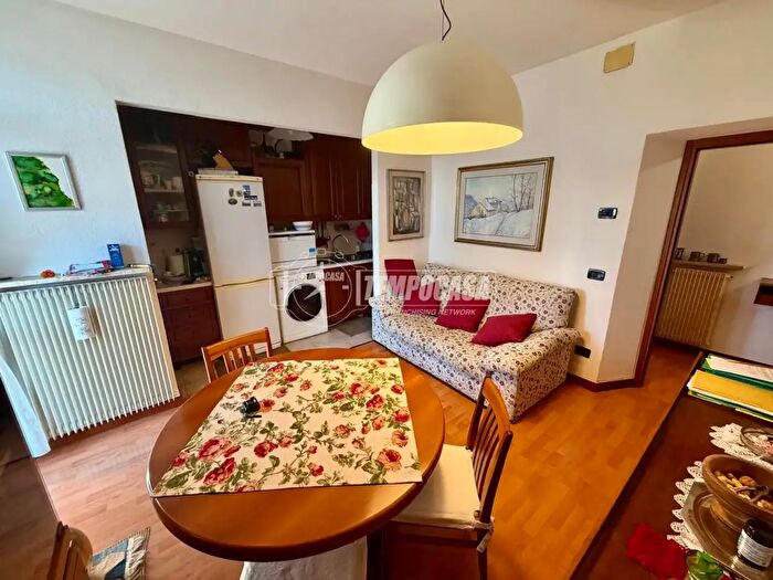 Appartamento trilocale in vendita in Via Francesco Agosti, Belluno