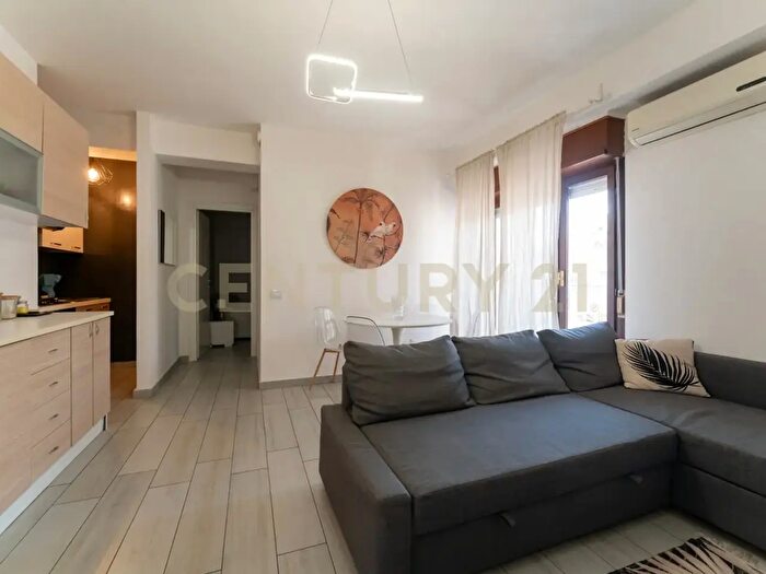 Appartamento bilocale in vendita in Via Vampolieri, Aci Castello