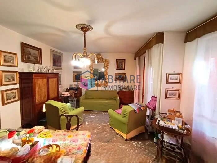 Appartamento con 6 locali in vendita in Livorno