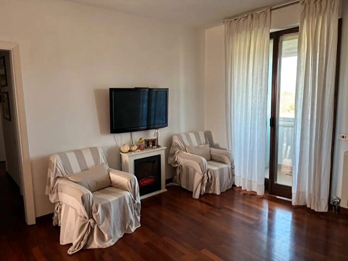 Appartamento con 5 locali in vendita in Via Antonio Stoppani, Arezzo