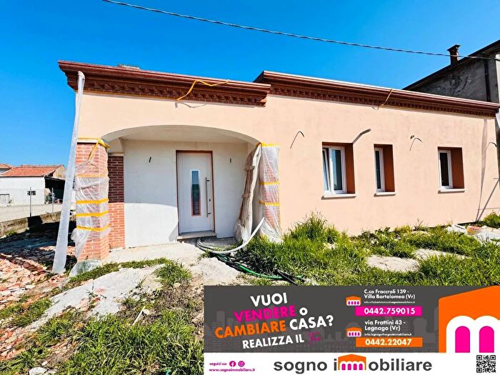 Casa quadrilocale in vendita in Via Dante Alighieri, Castagnaro