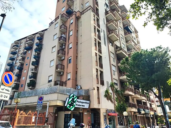 Appartamento bilocale in vendita in Via Belgio, Palermo