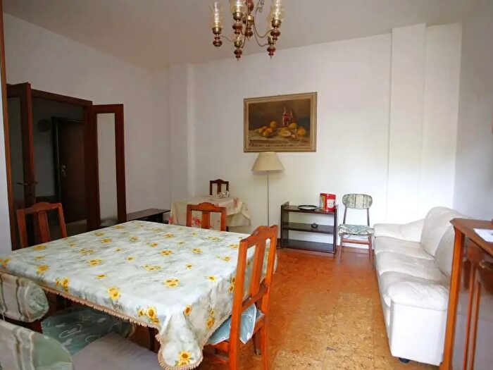 Appartamento quadrilocale in vendita in Via Cavallotti, Carrara