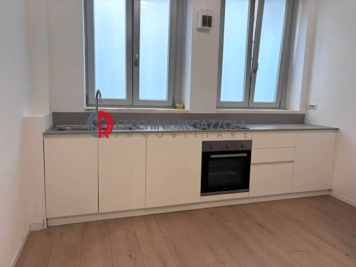 Appartamento trilocale in affitto in Via Pericle, Milano