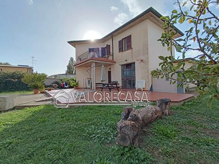 Casa con 7 locali in vendita in Via Acquafelice, Zagarolo