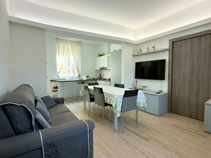 Appartamento bilocale in vendita in Via Achille Grandi, Seveso