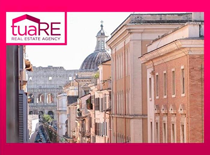 Appartamento trilocale in vendita in Via dei Serpenti, Roma