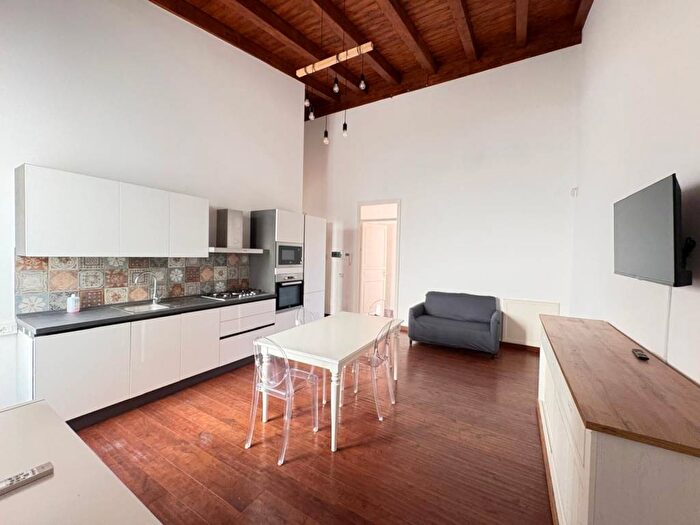 Appartamento trilocale in affitto in Via Saverio Cavallari, Politeama Ruggiero Settimo, Palermo