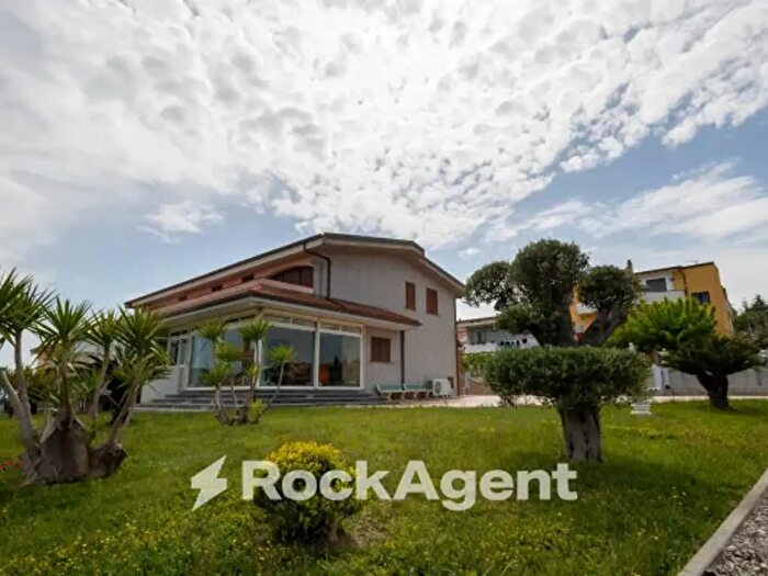 Casa con 5 locali in vendita in Via Canalicchio, Staletti
