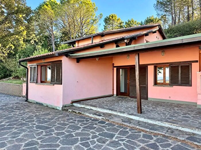 Casa con 7 locali in vendita in Castiglione Della Pescaia