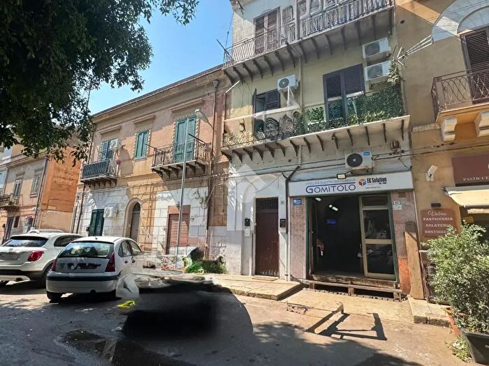 Appartamento bilocale in vendita in Corso dei Mille, Palermo