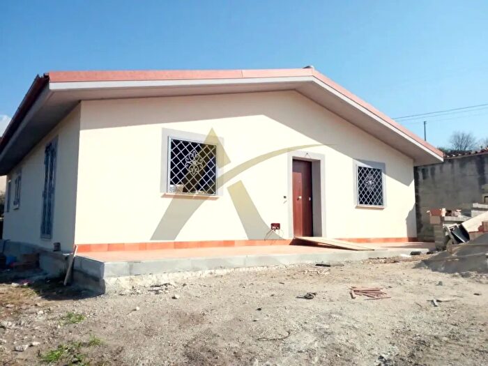 Casa con 5 locali in vendita in Velletri