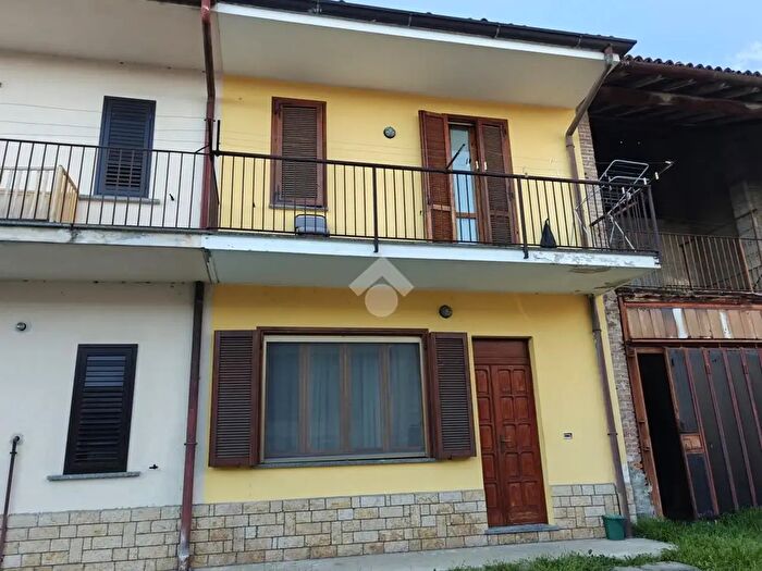 Appartamento trilocale in vendita in Via Renzo Pirotta, Fara Gera DAdda