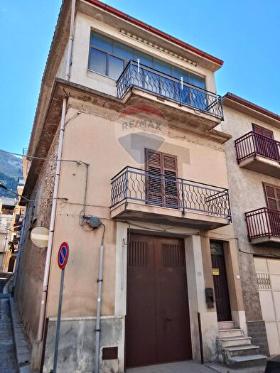 Casa con 6 locali in vendita in Via Vittorio Emanuele, San Giuseppe Jato