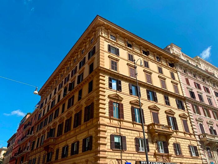 Appartamento trilocale in affitto in Via Vespasiano, Prati, Roma