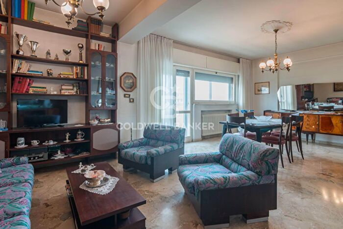 Appartamento quadrilocale in vendita in Via Mille, Riccione