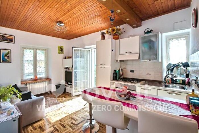 Appartamento trilocale in vendita in Frazione Capreno, Sori