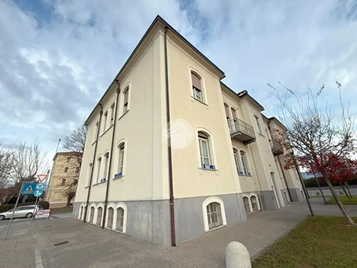 Appartamento con 5 locali in vendita in Via Natalia Ginzburg, Ivrea