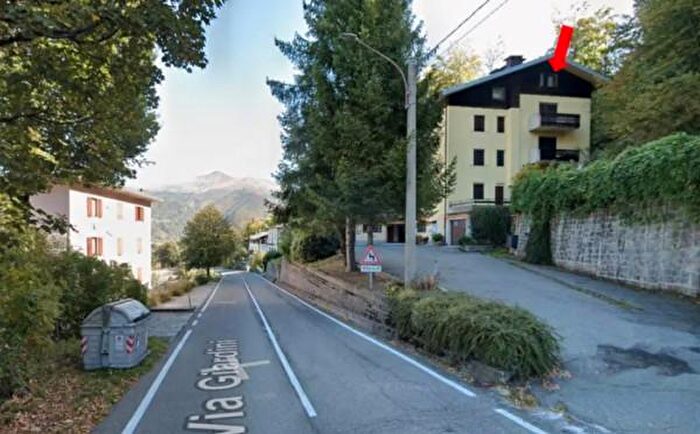 Casa con 5 locali in vendita in Via Giardini, Fiumalbo