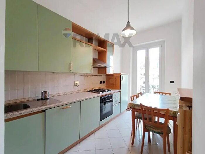 Appartamento trilocale in affitto in Via San Pio V, Torino