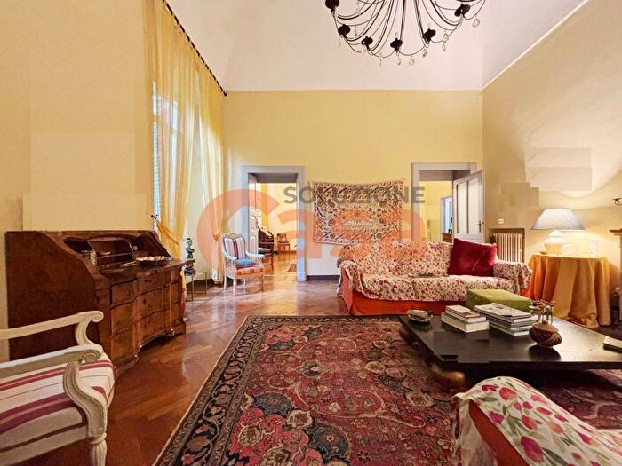 Appartamento quadrilocale in affitto in Via San Siro, Centro Storico, Piacenza