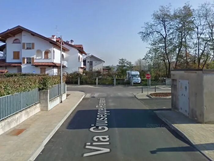 Appartamento bilocale in affitto in Via Giuseppe Piermarini, Biassono