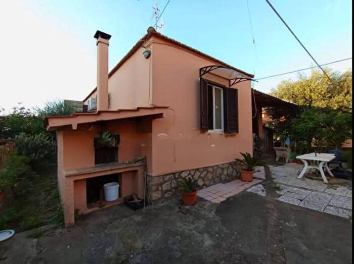 Casa con 5 locali in vendita in Via Delibera, Terracina