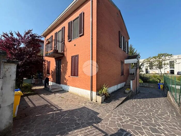 Appartamento trilocale in vendita in Str Naviglio Alto, Parma
