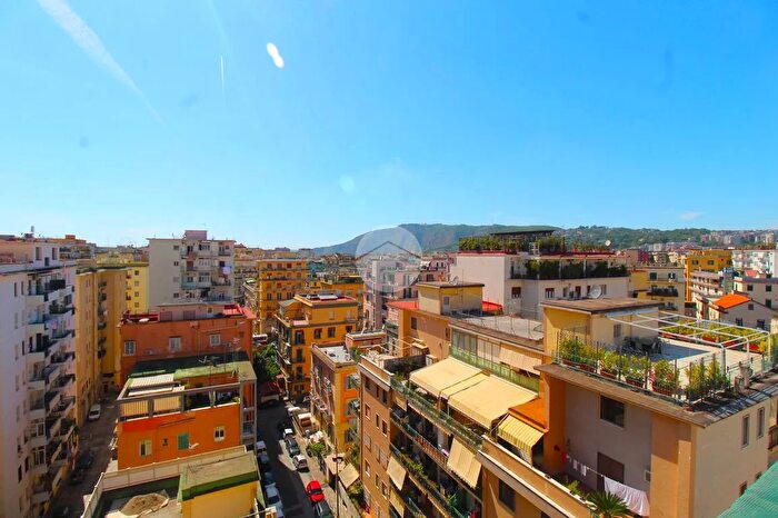 Appartamento con 5 locali in vendita in Via Gino Doria, Napoli