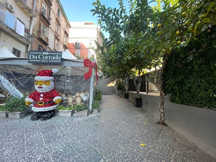 Appartamento trilocale in affitto in via foria, Tribunali, Napoli