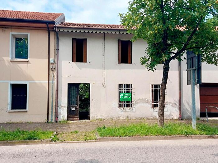 Casa con 5 locali in vendita in Viale della Vittoria, Codroipo