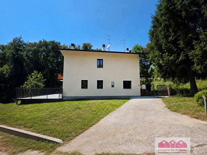 Casa con 6 locali in affitto in Via San Rocco, Arcugnano