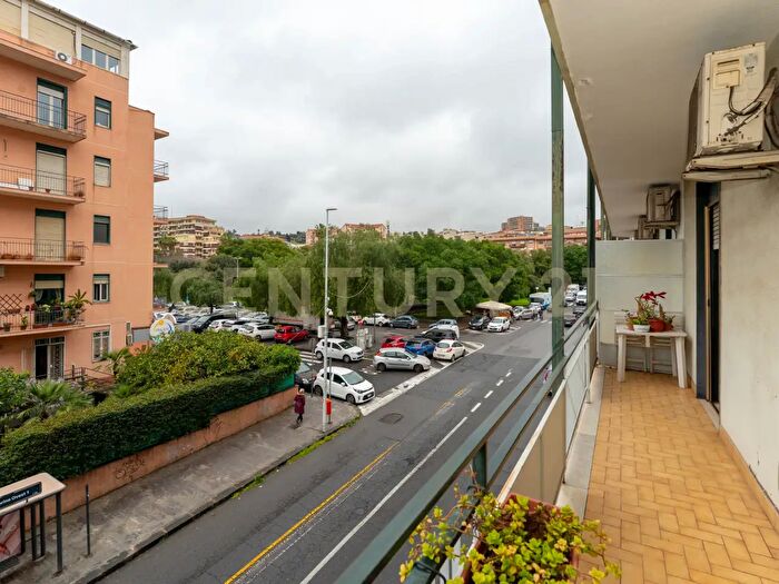 Appartamento trilocale in vendita in Via Torino, Catania