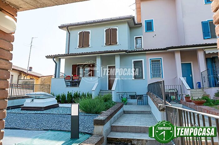 Casa quadrilocale in vendita in Via E Mattei, Crema