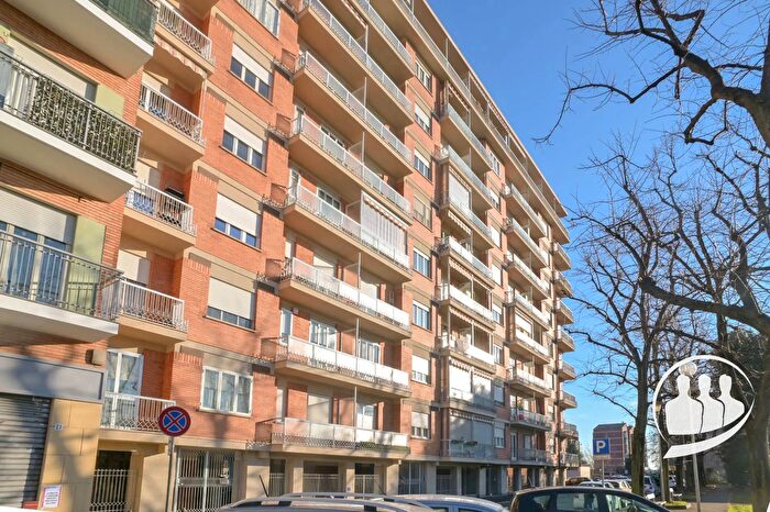 Appartamento trilocale in vendita in Via Salvo dAcquisto, Grugliasco