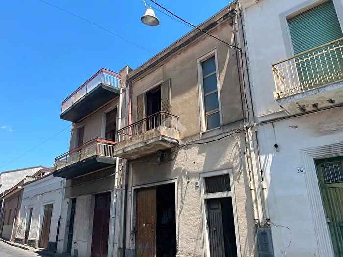 Casa trilocale in vendita in Via Risorgimento, Giarre