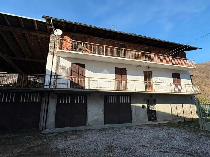 Casa con 7 locali in vendita in Via Martiri, Melle