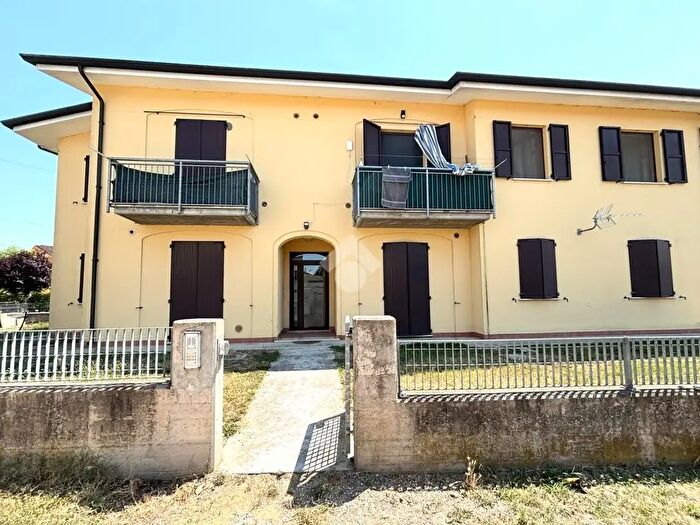 Appartamento trilocale in vendita in Strada Comunale Zocca, Gonzaga